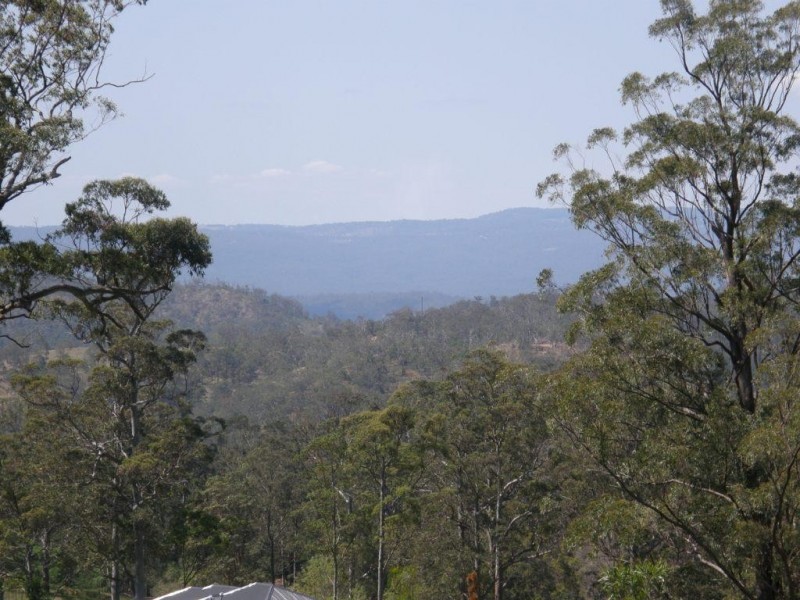 7 Guido Avenue, Blue Mountain Heights QLD 4350