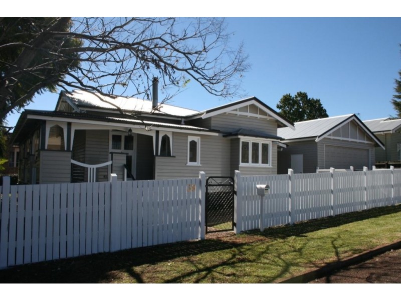 38 Lindsay Street, East Toowoomba QLD 4350