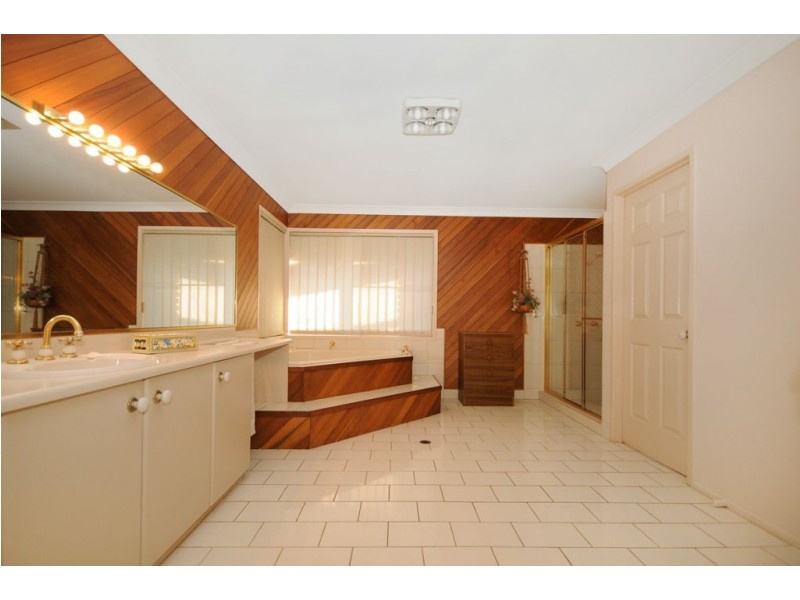 8 Dhal Street Cotswold Hills, Toowoomba QLD 4350