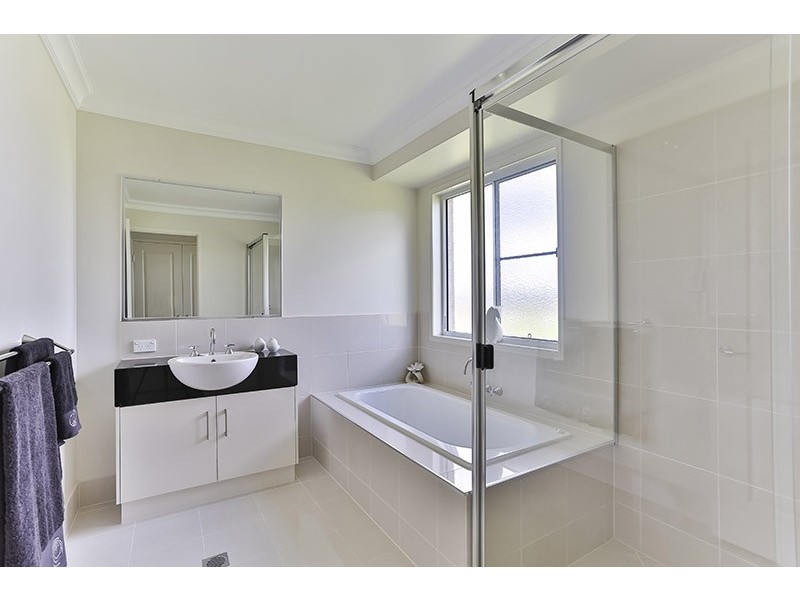4 Wodalla Court, Hodgson Vale QLD 4352