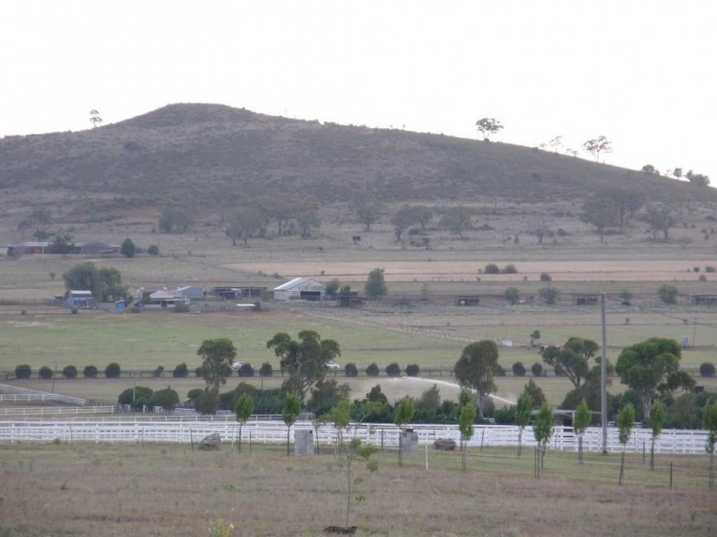 186 Bunkers Hill School Road, Westbrook QLD 4350