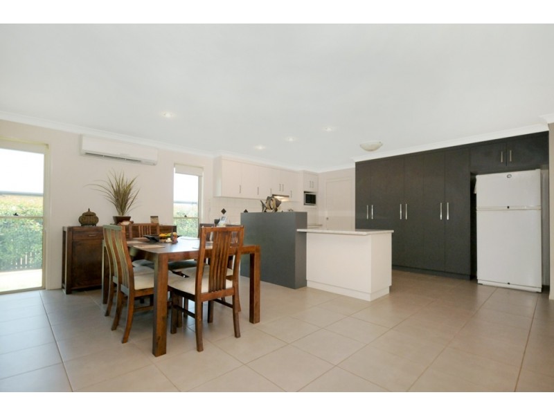 42 Holly Avenue, Highfields QLD 4352