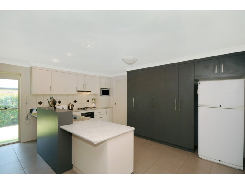 42 Holly Avenue, Highfields QLD 4352