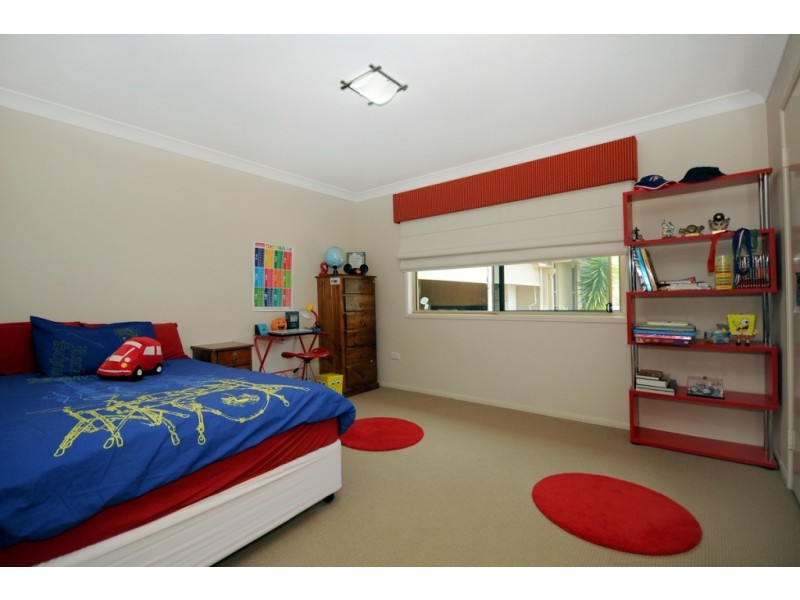 42 Holly Avenue, Highfields QLD 4352