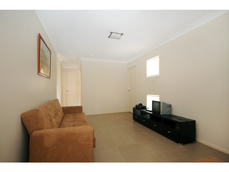 42 Holly Avenue, Highfields QLD 4352