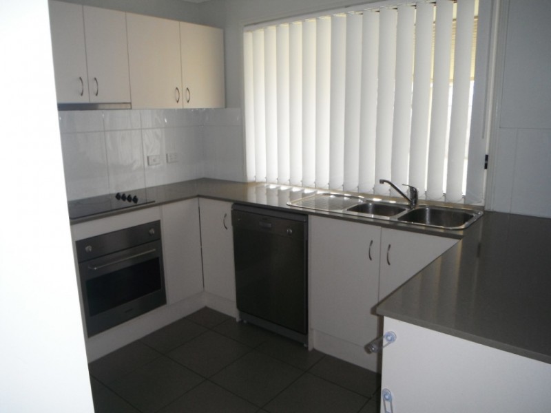 688 Greenwattle Street, Harristown QLD 4350