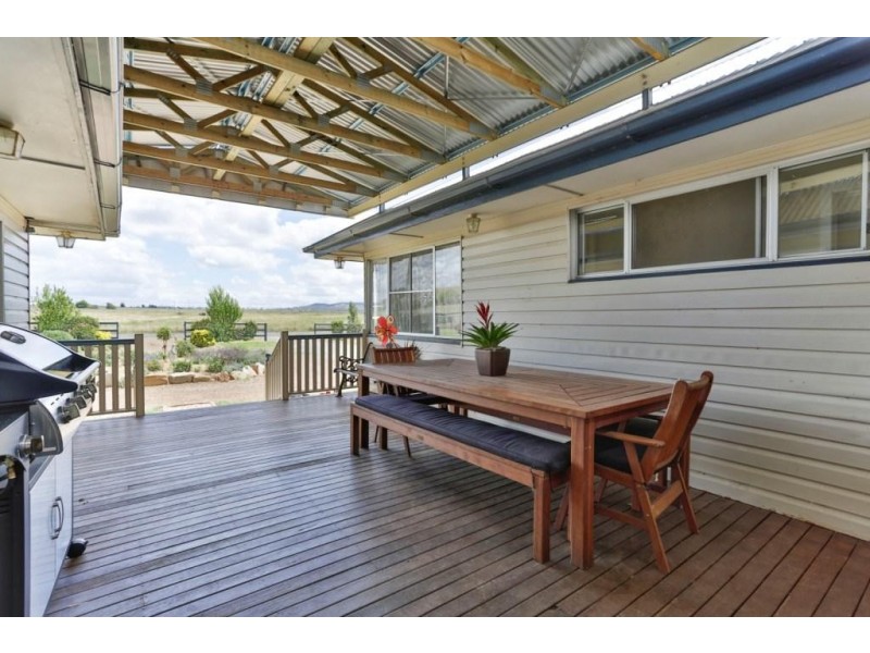 30 Bourne Road, Cambooya QLD 4358