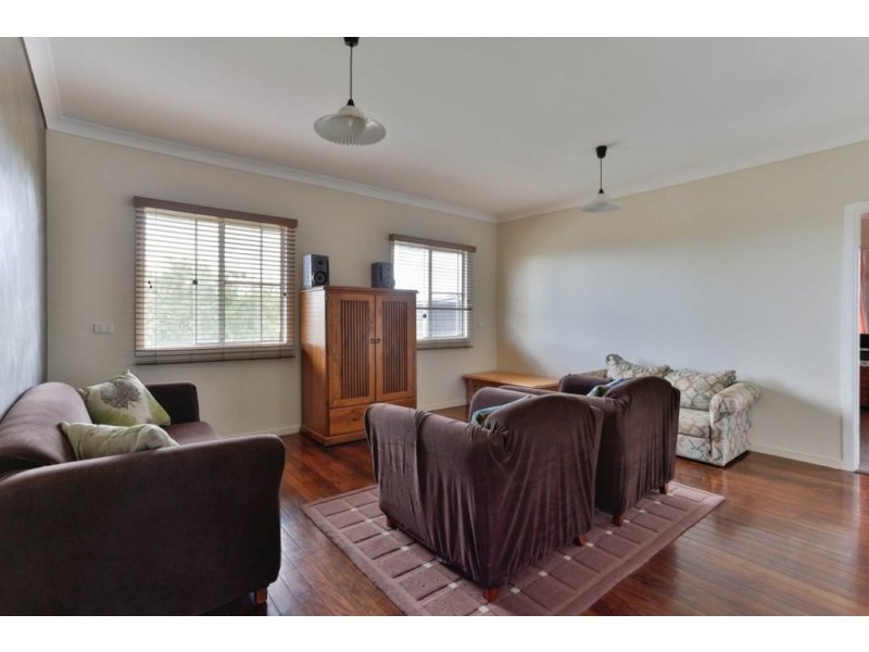 30 Bourne Road, Cambooya QLD 4358