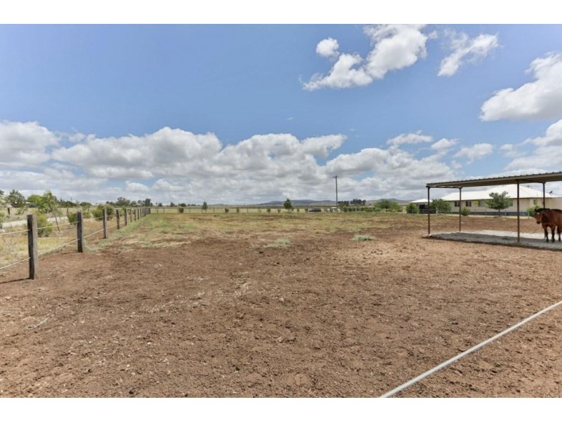 30 Bourne Road, Cambooya QLD 4358