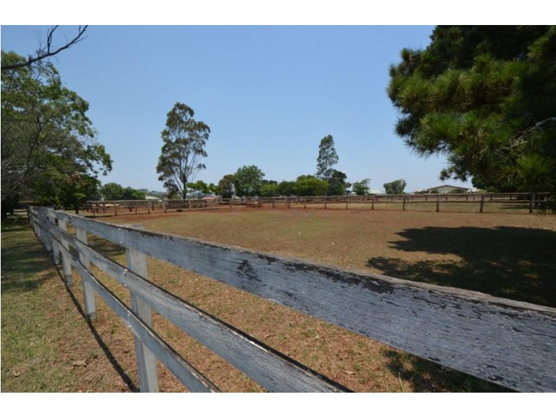 186 Hursley Road, Glenvale QLD 4350
