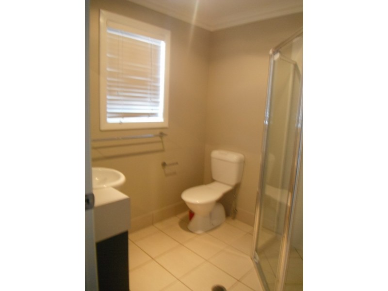 2/18 Sambar Court, Kearneys Spring QLD 4350