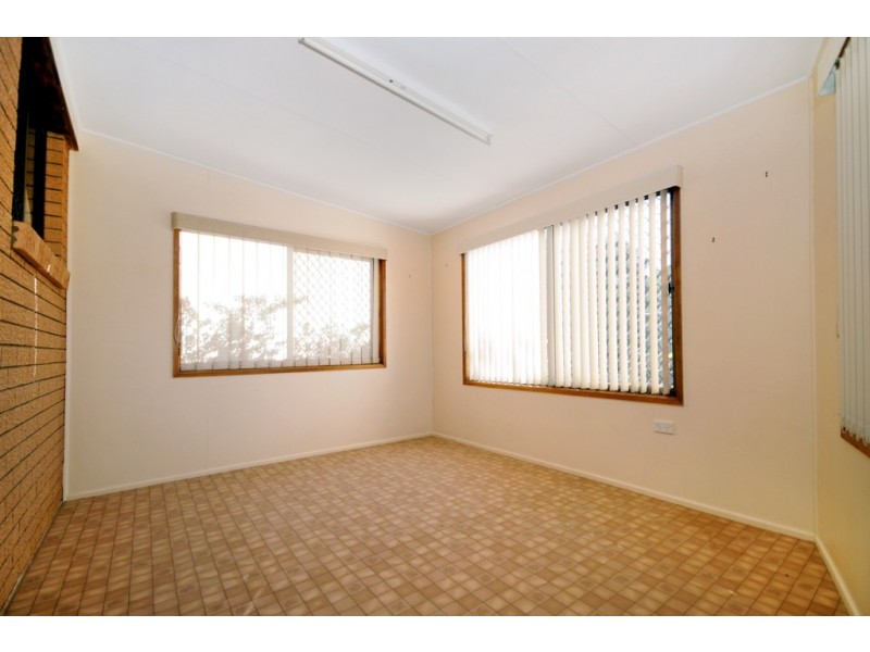 25 Makepeace Street, North Toowoomba QLD 4350