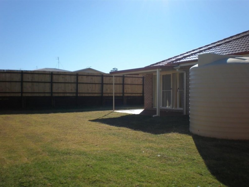 7 Moorina Drive, Harristown QLD 4350