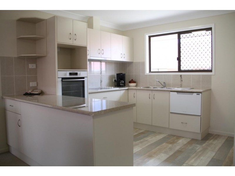258 Spring Street, Kearneys Spring QLD 4350