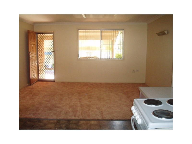 1/8 Moloney, North Toowoomba QLD 4350
