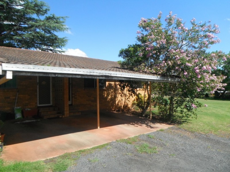 1/8 Moloney, North Toowoomba QLD 4350