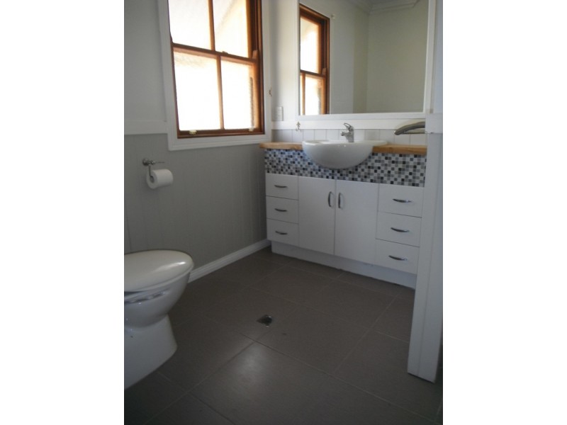 32 Goombungee Road, Kingsthorpe QLD 4400