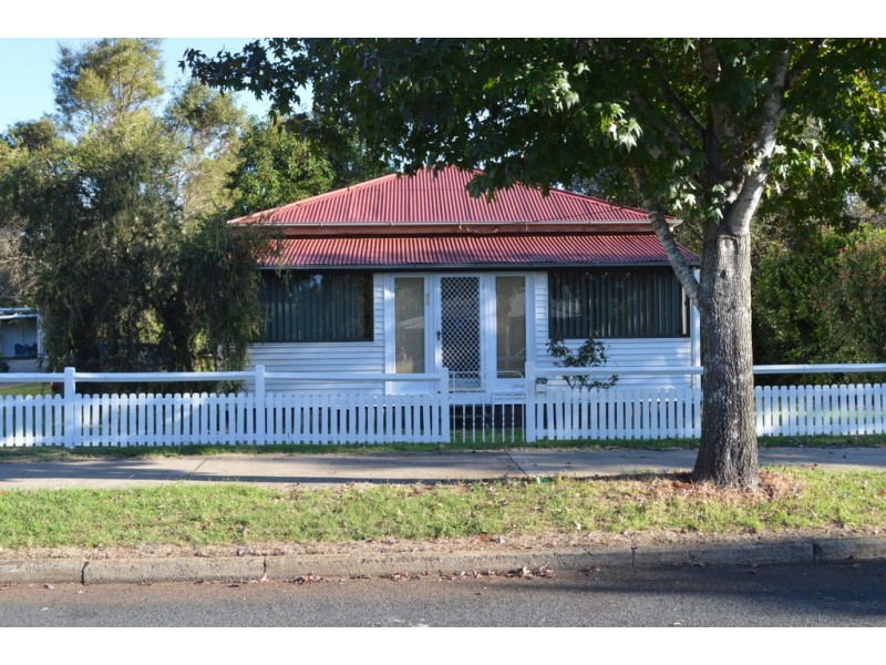 42 Wallace Street, Toowoomba QLD 4350