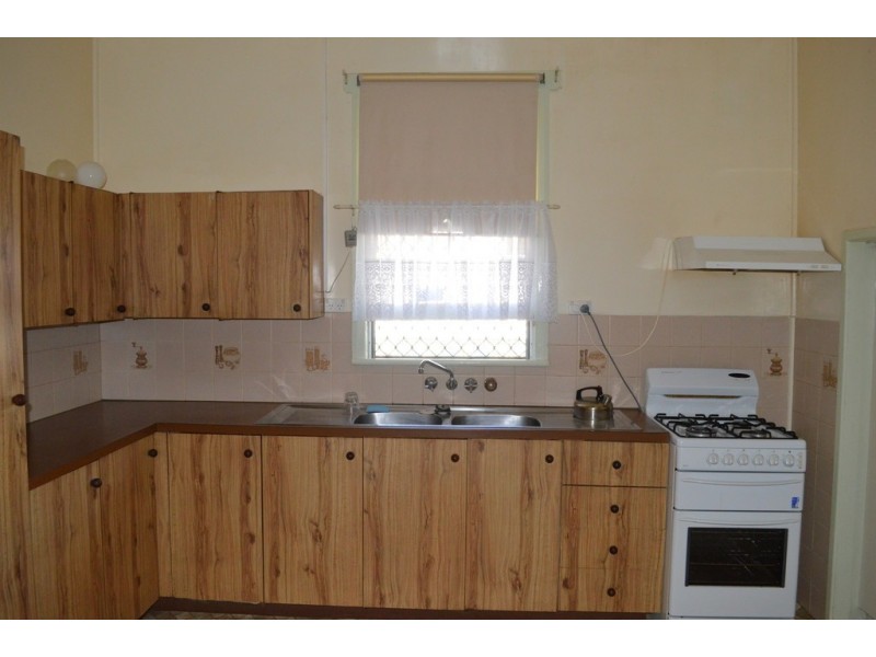 42 Wallace Street, Toowoomba QLD 4350