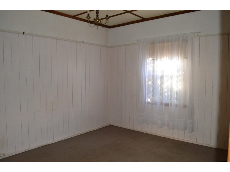 42 Wallace Street, Toowoomba QLD 4350