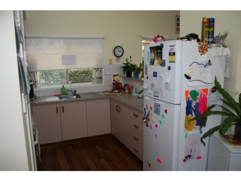 3/5 Danica Court, Kearneys Spring QLD 4350