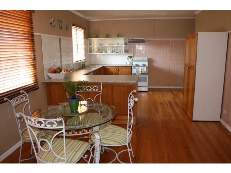 238a Herries Street, Newtown QLD 4350