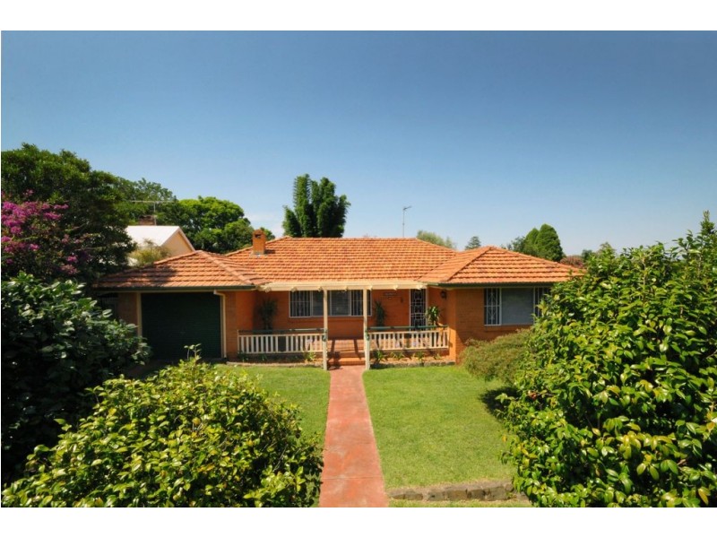 8 Long Street, Rangeville QLD 4350