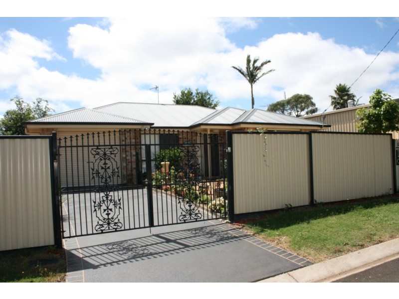 12 Monash Lane, Newtown QLD 4350