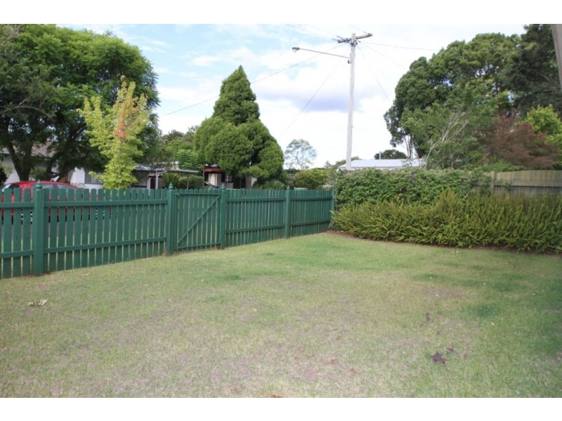 6 McIntyre Street, Centenary Heights QLD 4350