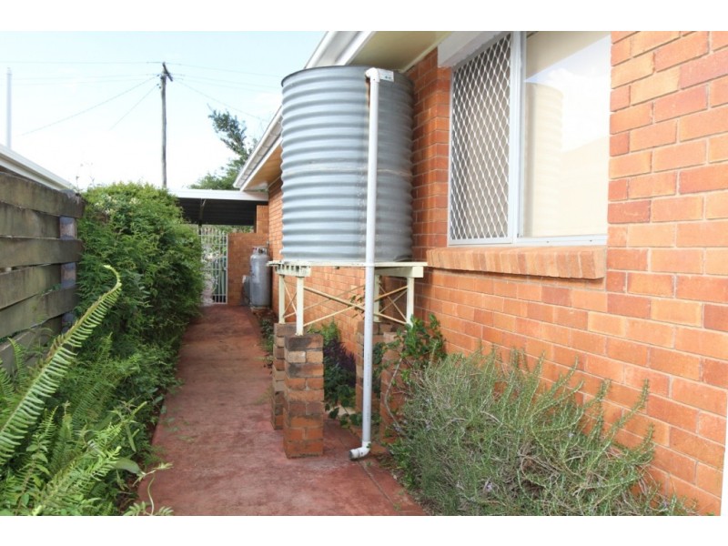 6 McIntyre Street, Centenary Heights QLD 4350