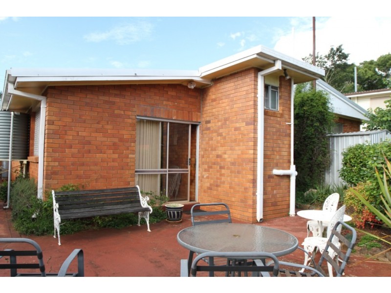 6 McIntyre Street, Centenary Heights QLD 4350