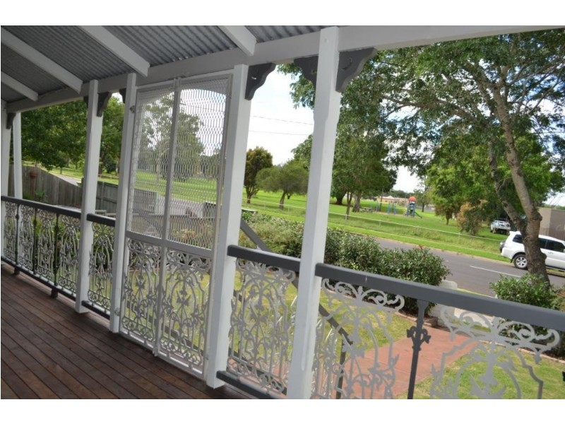 137 Jellicoe Street, North Toowoomba QLD 4350