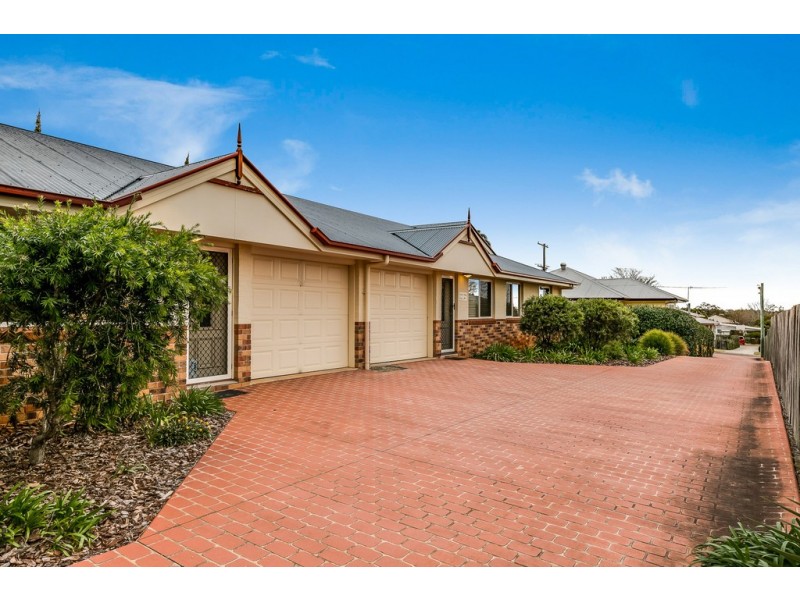 1/4a Llewellyn Street, Centenary Heights QLD 4350