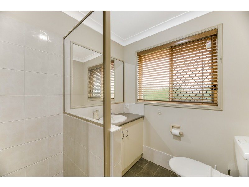 1/4a Llewellyn Street, Centenary Heights QLD 4350