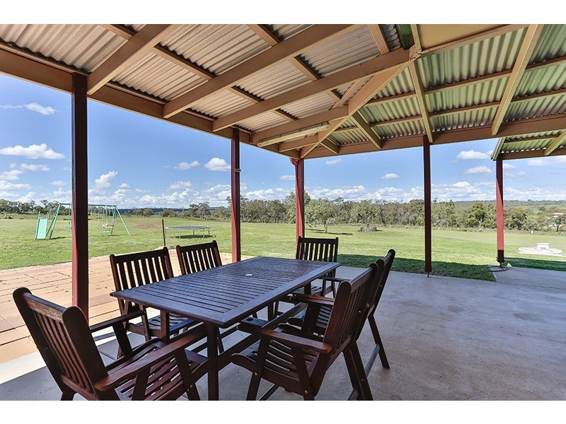 40 Peters Road, Meringandan West QLD 4352