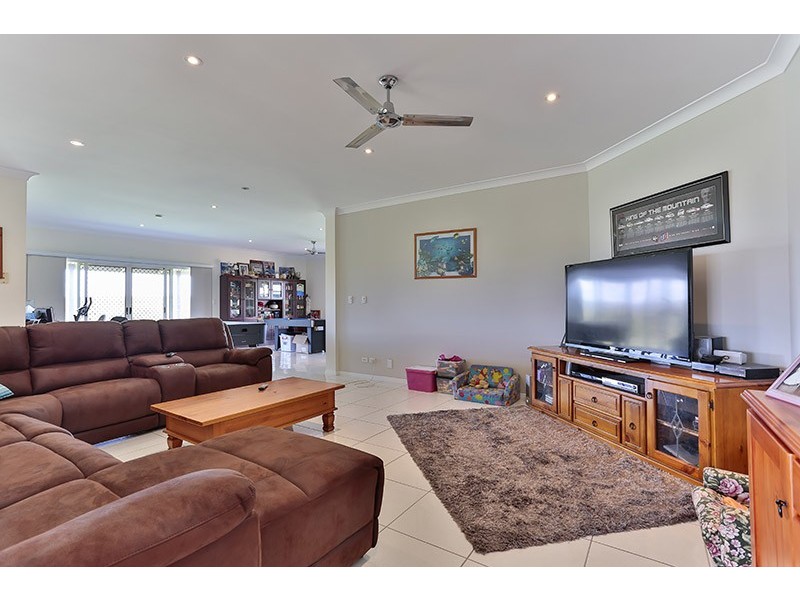 40 Peters Road, Meringandan West QLD 4352