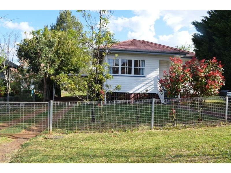 8 Sheehan Street, South Toowoomba QLD 4350