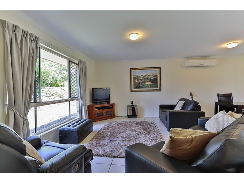 15 William Street, Meringandan West QLD 4352