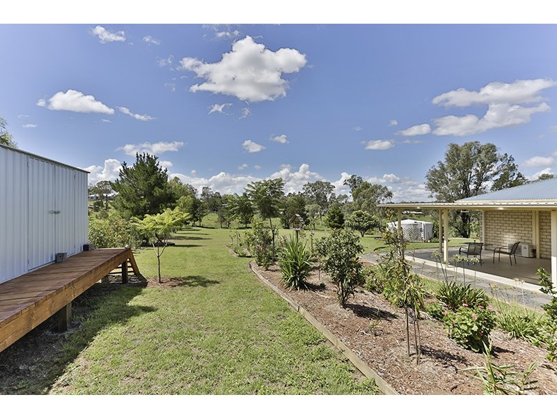 15 William Street, Meringandan West QLD 4352