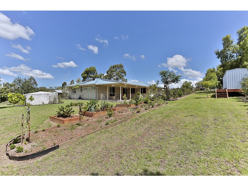 15 William Street, Meringandan West QLD 4352