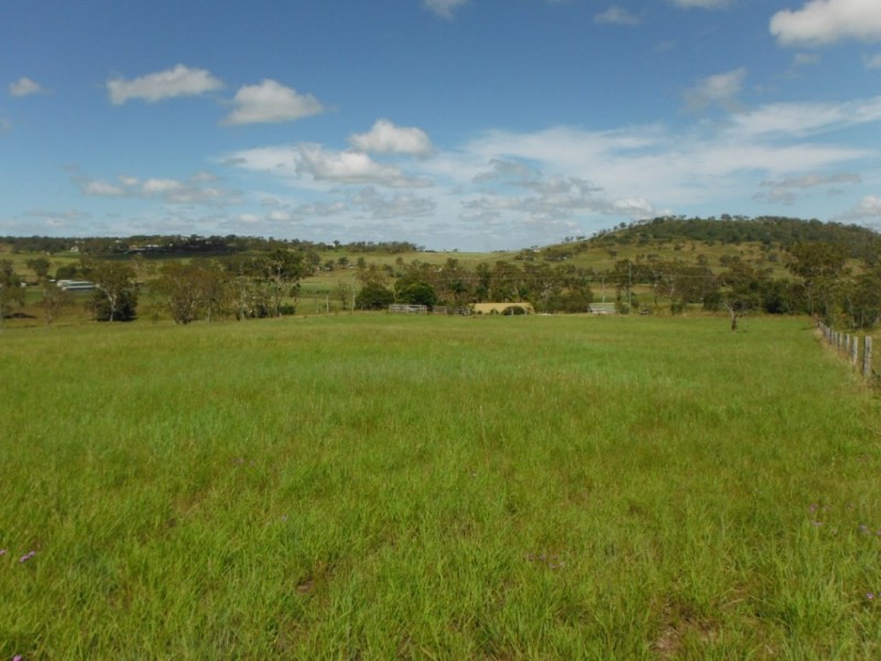 118 Boundary Street, Cranley QLD 4350