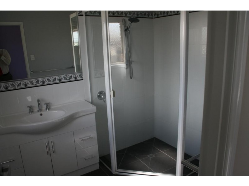 3 Punter Close, Glenvale QLD 4350