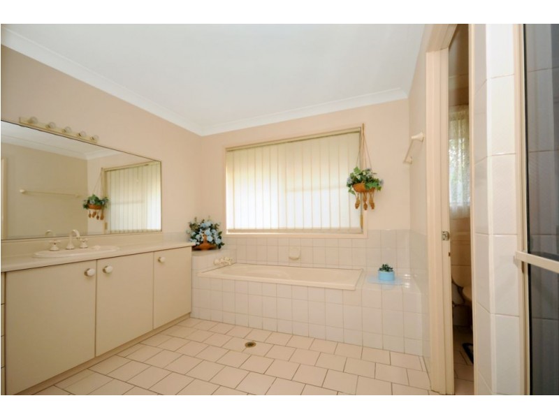 8 Dhal Street Cotswold Hills, Toowoomba QLD 4350