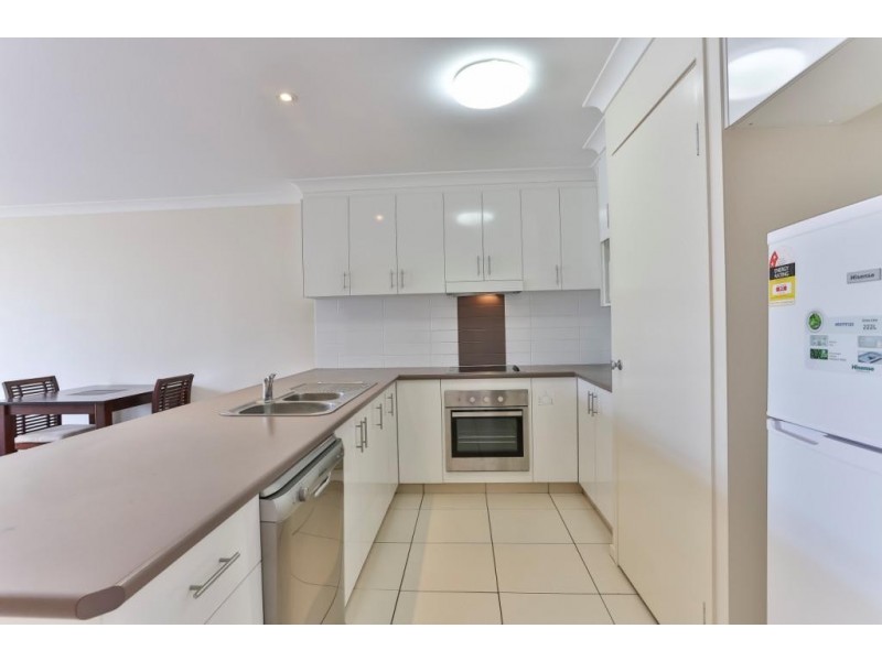 2/8 Gatfield Street, Newtown QLD 4350