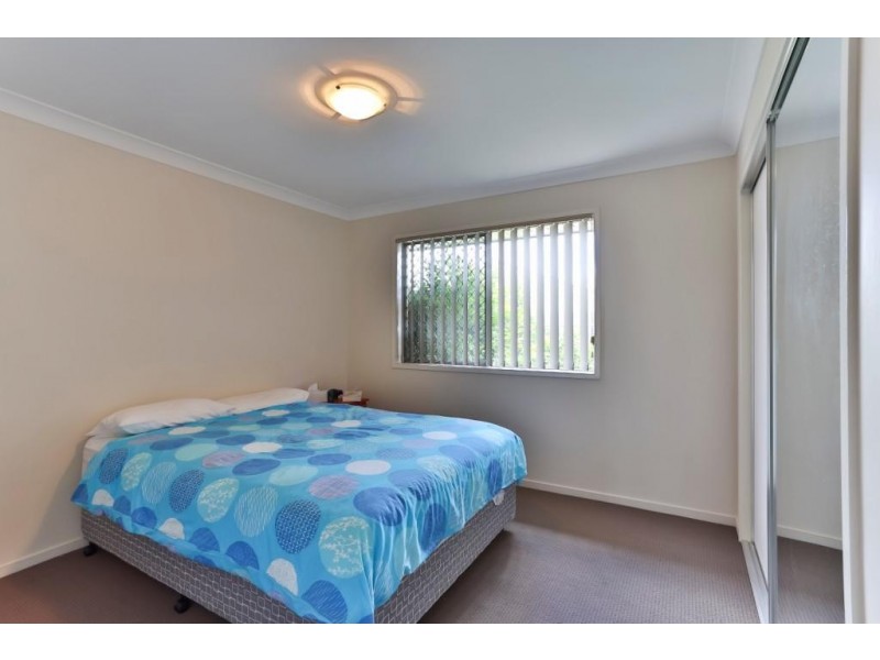 2/8 Gatfield Street, Newtown QLD 4350