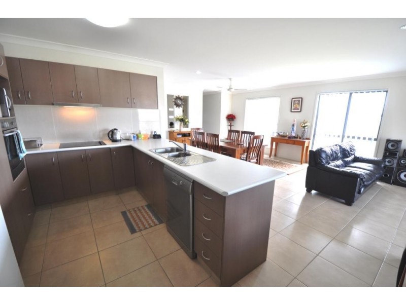 94 Hogg Street, Wilsonton Heights QLD 4350