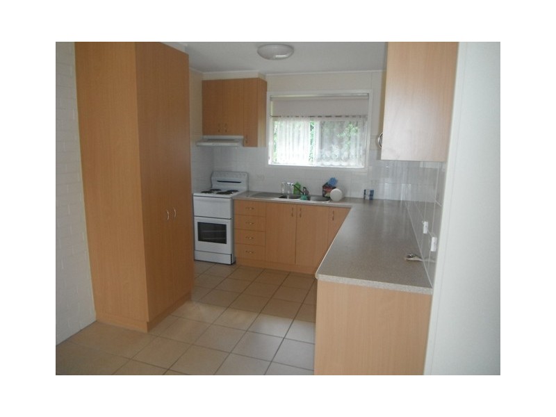 2/11 Wombyra Street, Newtown QLD 4350