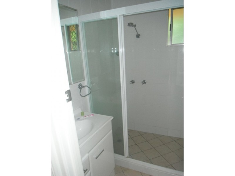 2/11 Wombyra Street, Newtown QLD 4350