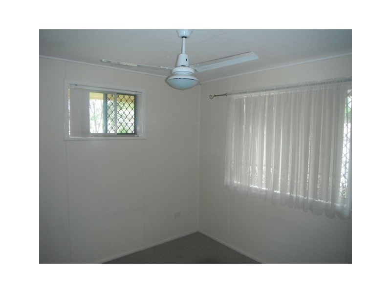 2/11 Wombyra Street, Newtown QLD 4350