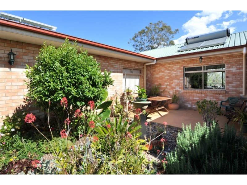 26-28 Dippel Street, Middle Ridge QLD 4350